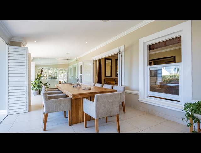 6 BEDROOM HOUSE FOR SALE IN LA LUCIA